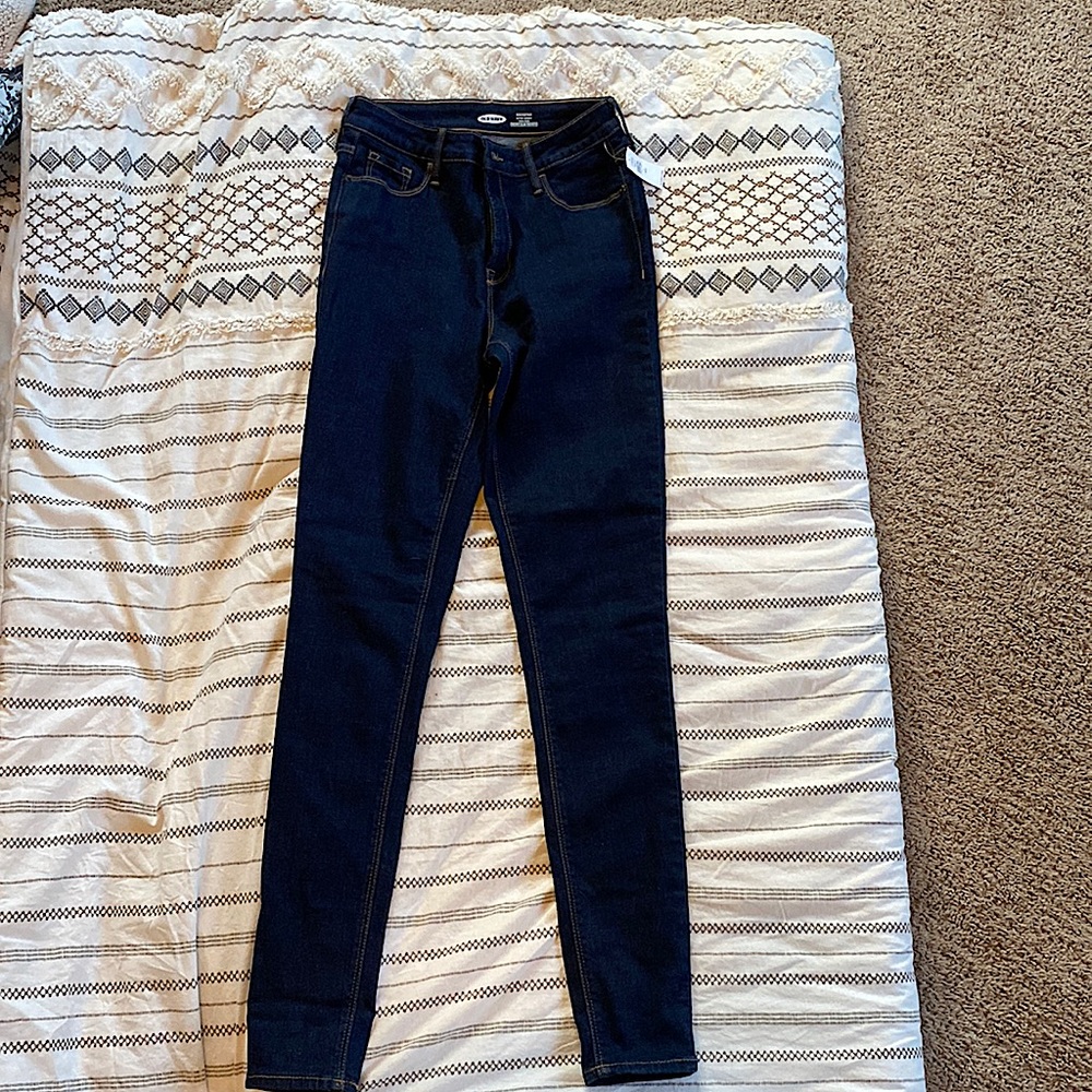 Old Navy Womens Rockstar supper skinny high rise jeans.